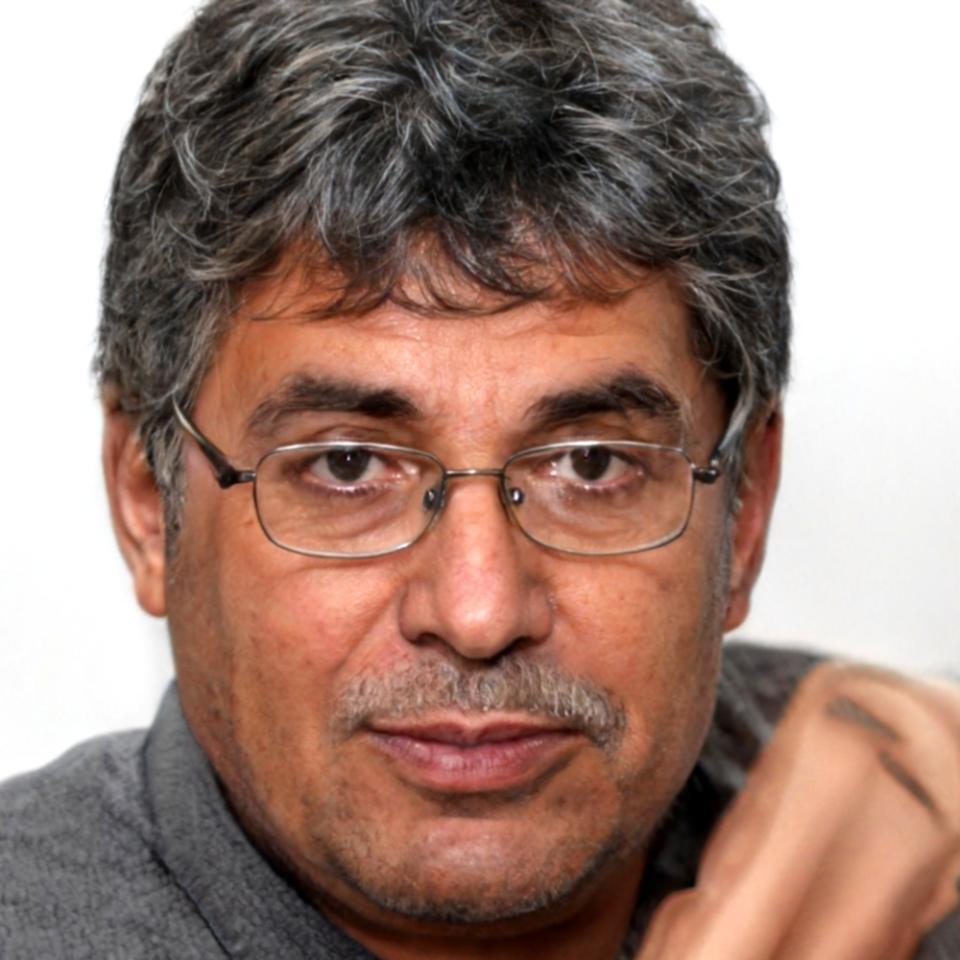 Retrato profesional de instructor experto en análisis financiero y ratios empresariales